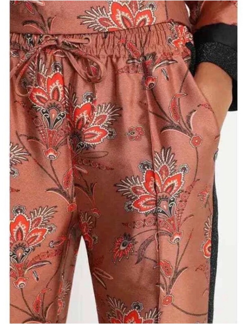 Scotch & Soda Rust Orange Floral Cropped Ankle Pants with Black Trim - Picture 2 of 6
